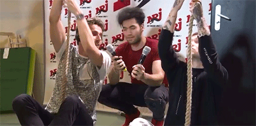 thedailypayne:Liam demonstrating his upper body strength at NRJ