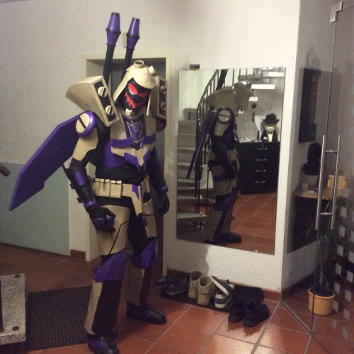 chaozrael:  So finally. Here´s something I wanted to show you for some time and it´s finally done :DThe Blitzwing commission all ready for trouble and worn by a good friend (who sadly doesn´t have tumblr. But he has a Facebook page: here.) Expect
