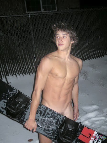 ladnkilt: THE ATHLETIC BEAUTY &amp; STRENGTH OF THE MASCULINE SOUL…  SNOWBOARDING!Th