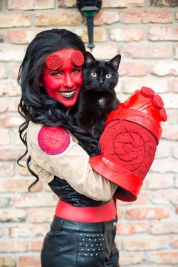 missshadowlovely:  nomalez:  Alexandra as HELLGIRL ! &lt;3 Ce genre de cosplay parfait! This kind of perfect cosplay! Follow the tumblr of Alexandra to see all her costumes : http://peachpearl309.tumblr.com  Photos by S. Rain Lawrence: www.srainphotograph