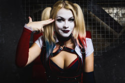 hotcosplaychicks:  Harley Quinn cosplay by CaptainIrachka Follow us on Twitter - http://twitter.com/hotcosplaychick