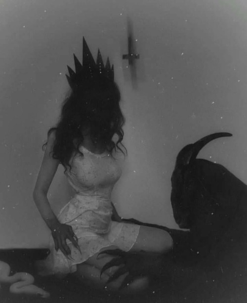 iwillneverblink - Lily