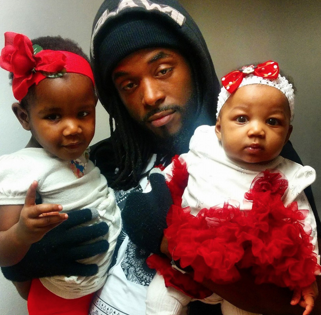 dearoldshowtime: herdreadsrock:  4mysquad:    Family Assaulted by Cops for “Suspicion