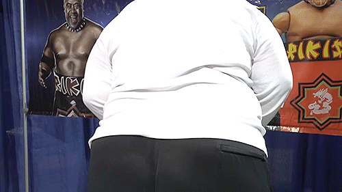 thestinkface:Rikishi showing off his ass in sweats