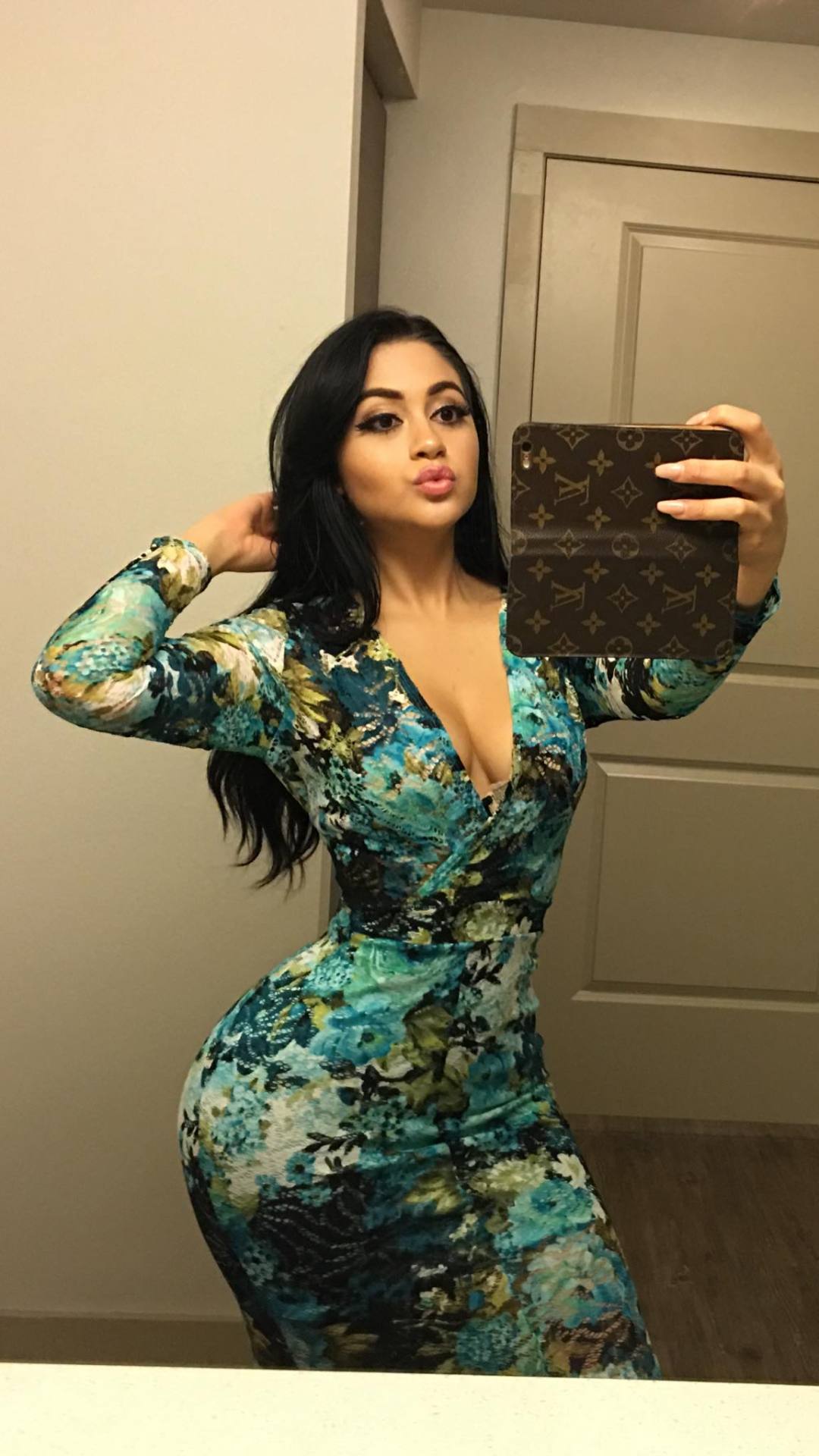 SHE&rsquo;S SO MOTHER FUCKIN FINE!