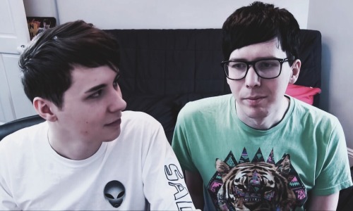 phanmoonlight: “ily. we have the same likes and dislikes, except i like your glasses &lt;3