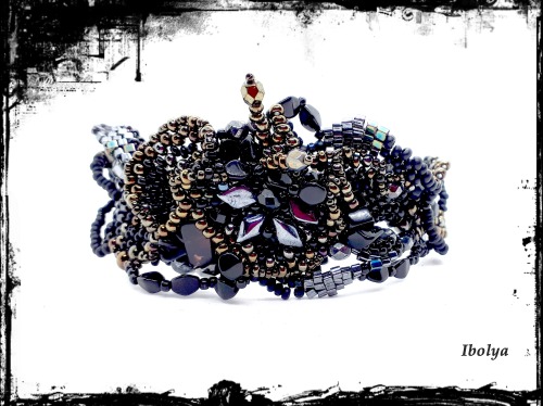 My new black free form beaded bracelet in my shop: www.etsy.com/listing/891116502