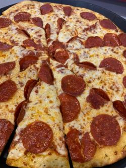 yummyfoooooood:Pepperoni Pizza