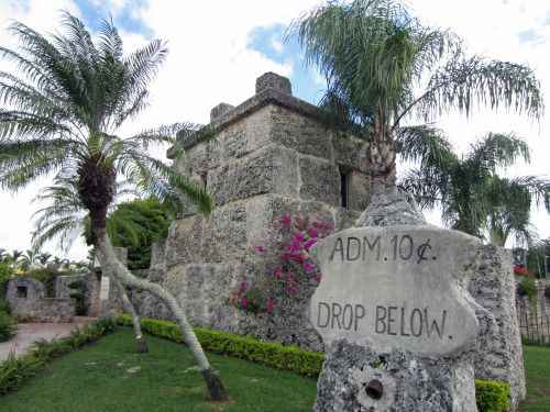 textless:Coral Castle, Homestead, FloridaRight from Florida City on State 205 is ED’S PLACE (10 c.),