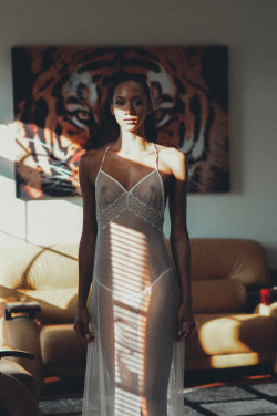 kasheemdaniels: E.Taylor, Photographed By Kasheem Daniels    Beauty is in the Eye of the Beholder &amp; She&rsquo;s so Transparently Beautiful