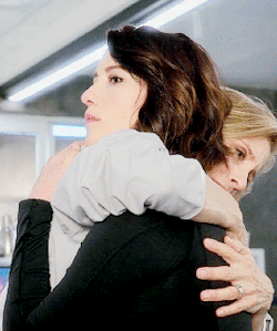 pingvinsstuff:  gay panic Alex Danvers