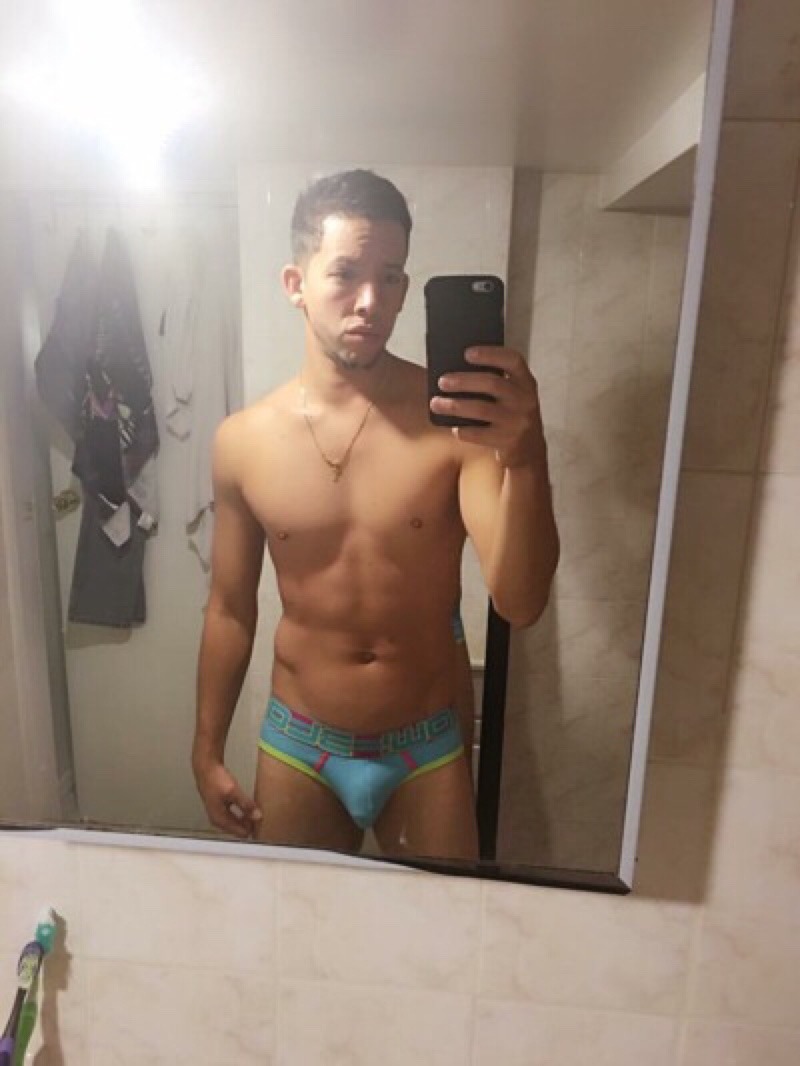 desnudos-pr: ariellako:   videosgaynyc21:  Ely Ortiz 🍆💦🍑  Mmmmm   Mm 