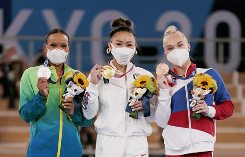 la-priestly: Silver medallist Rebeca Andrade, gold medallist Sunisa Lee and bronze medallist Angelin