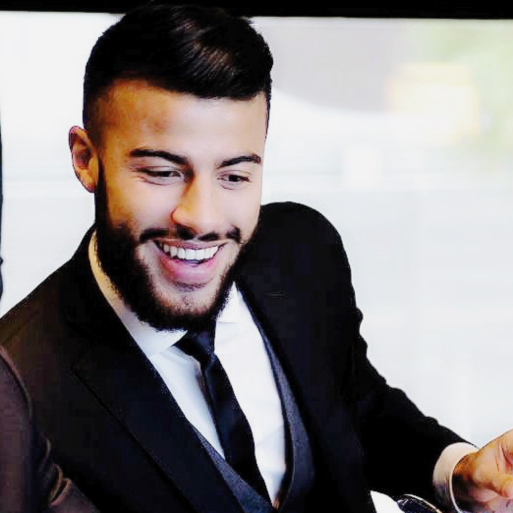 happyendingfromthemovies:  Forgive me but… Rafinha 😍 