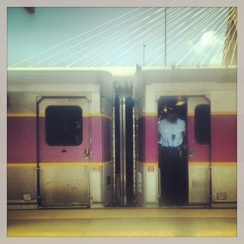 #mbta train conductor watching train leave the station. #commute #igersboston #northstation (at Tra