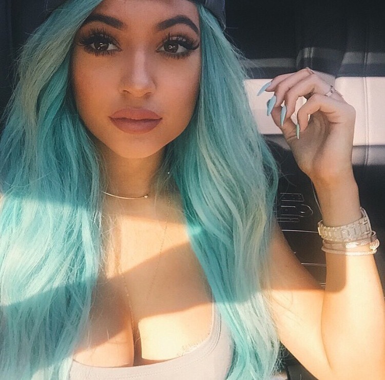 ipostbadbiishes:    @kyliejenner  