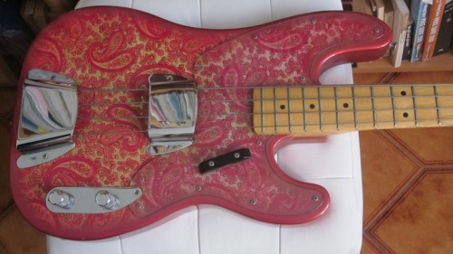 chasmchild:1968 Fender pink paisley telecaster bass guitarlove this