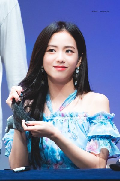 Jisoo in your area: Photo