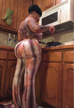 she2damnthick:  She Cooking Breakfast