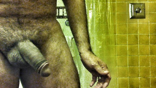 thecaltexan:  A THICK COCK means a lot of things to different people. Women crave men with girth. It stretches the vagina and exposes and pushes forward the clitoris so that she grinds against the man’s pubic bone and hair. Why men crave it is a mystery