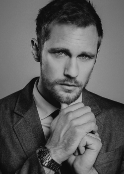 skarsgardaddict:  Alexander Skarsgård photographed