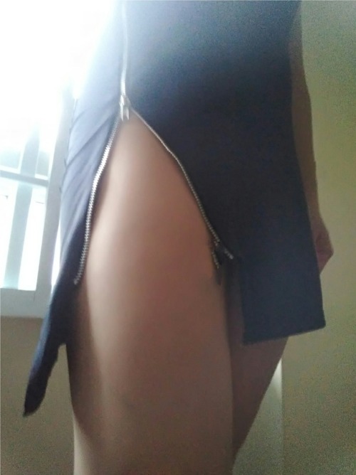 claritydares:  I bought a new dress last week, with a suggestive zip. It’ll be fun wearing it out :)