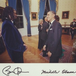 snoopdogg:  Choppn it up wit @barackobama about #reincarnated live from tha White House !!!! 