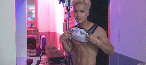 kahnmengryo: jypnior: “Do I look good?” yes you do bae ;) 