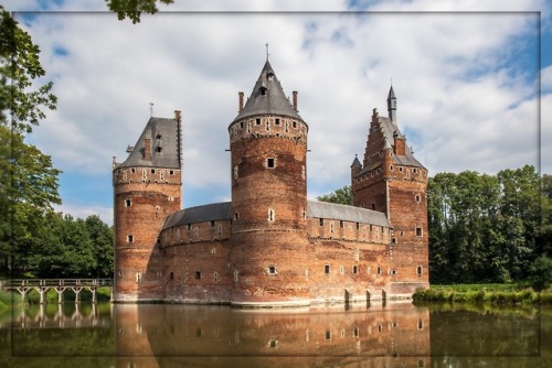 livesunique:Kasteel van Beersel, Beersel, Flemish Brabant, Belgium