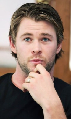 male-and-others-drugs:  Chris Hemsworth