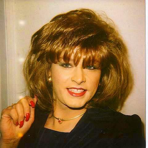 mykindagurlz:  90’s hottie!
