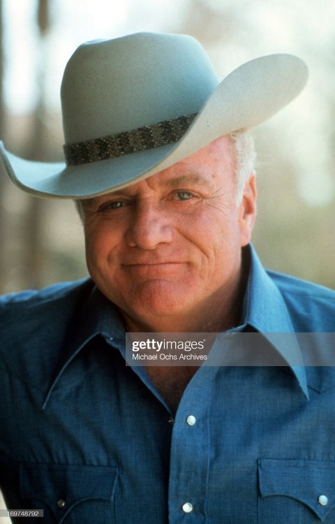 Brian Keith (1921–1997)Physique: Average BuildHeight: 6&rsquo; 0½&quot; (1.84 m)Brian Keith was an A