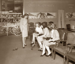 forties-queen:  Department Store, Louisville, KY, 1940s. 