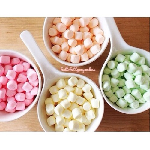 SUNDAY FUNDAY #marshmallows #kawaii #coolcolors #puffy #sweet #treat #dessert #birthday #summer #cut