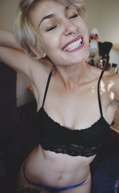 sun-dial:  sorry for the selfie spam/unmatching lingerie I’M JUST SO HAPPY RIGHT NOW JA FEEL k bye