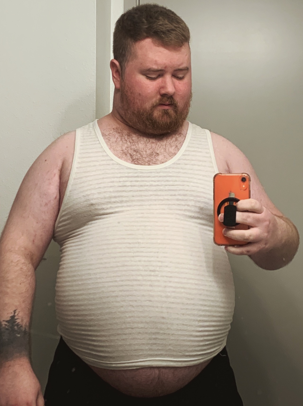 Chubby guys fattening bellies on Tumblr: 100lbs difference