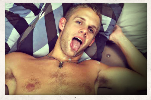 benashvilla:  ben ashton pictures & stories