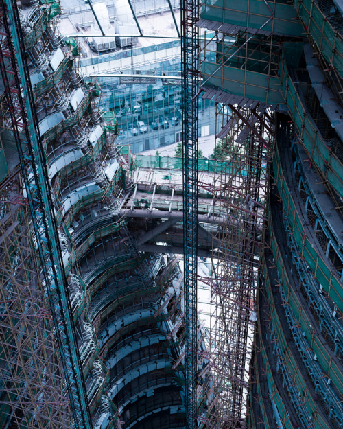 ‘Sharing some photos from Leeza Soho by @zahahadidarchitects. This skyscraper is set to be finished 