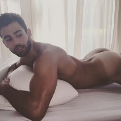 tabloidheat101:  Pablo Hernandez nude Twitter