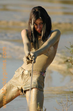 jawaja35:  BDSM Slaves &amp; Public NudityJoin me on http://jawaja35.tumblr.com/#slave #outdoorslave #publicslave #jawaja 