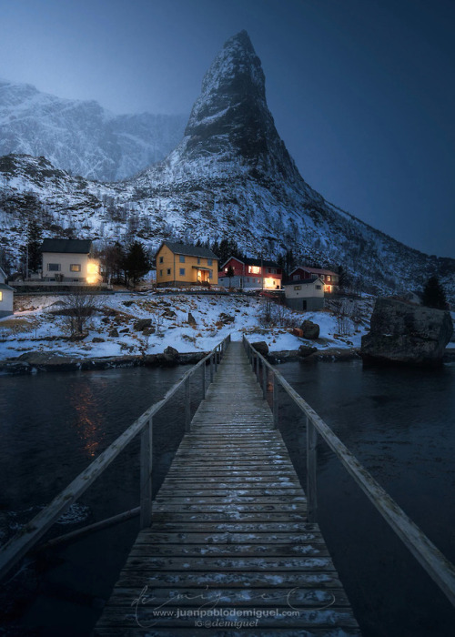 coiour-my-world:Lofoten, Norway | Juan Pablo de Miguel
