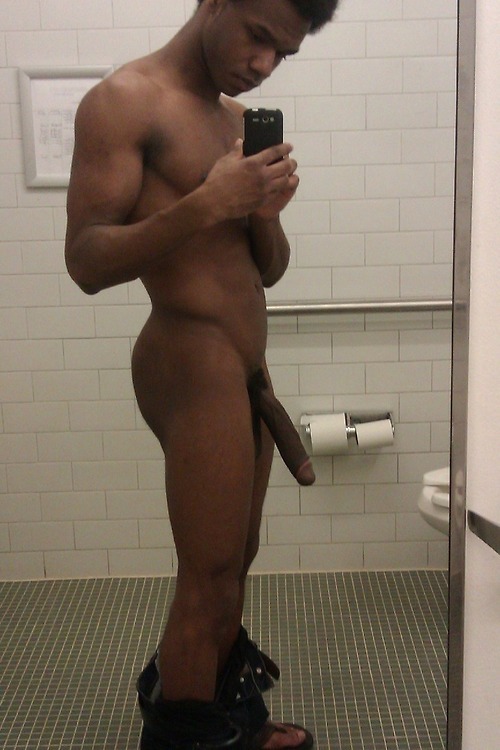 nudeblackmenxxx-deactivated2015:  XXX BLACK MEN SELFIE XXX follow: http://nudeblackmenxxx.tumblr.com/submit