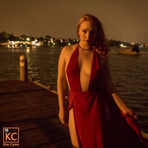 A romantic dinner, a walk down to the docks, and the warm glow of a single lamp post lighting our way… … Join me for #valentinesday! Just head to the link in my bio :)  … Why? Well this @wickedweasel biosphere dress is quite wind