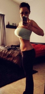 ladies-in-yoga-pants:  Nice profile http://tiny.cc/4tqtiy