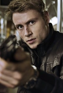 Max Riemelt Tumblr_optdm2xn8H1uebww7o1_250