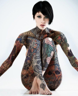 Hot Girls Inked