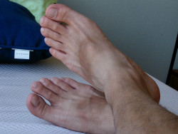 dirtymalefeet:  #malefeet #guysfeet #feet