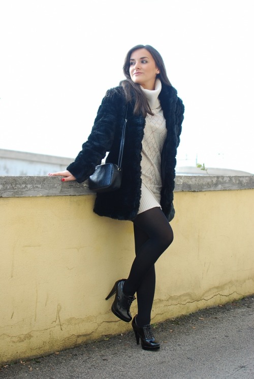 fashion-tights: Ladylike and elegant faux fur Tazee faux fur H&M pochette Nedline shoes Please c