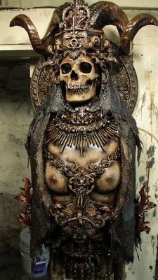 iglesiadesatan:  Santa Muerte, personificación
