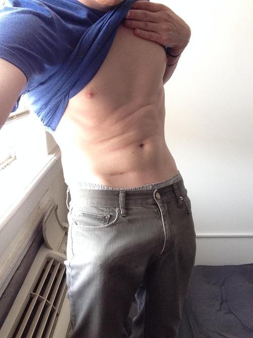 20 YO CUTE AND HUNG DUDE